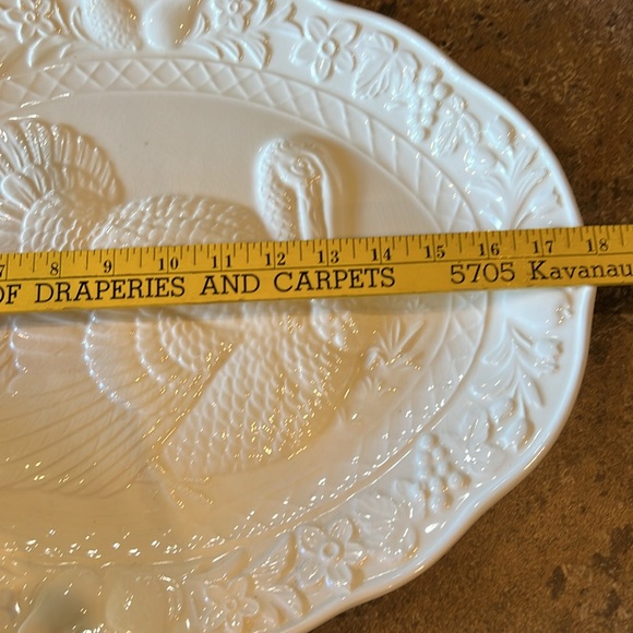 LARGE WHITE OVAL ceramic turkey PLATTER  WITH RAISED EMBOSSED FRUIT pattern - Picture 6 of 8